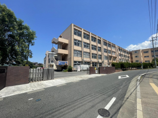 市立老上中学校まで500m