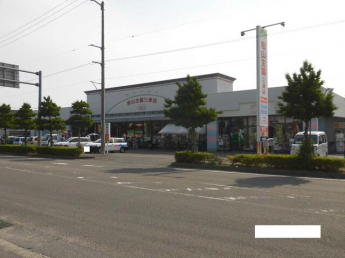 松山生協三津店まで868m