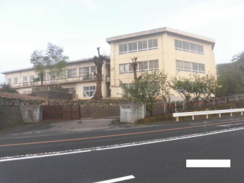 私立松山聖陵高校まで1020m