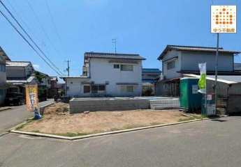 前面道路約６ｍですので楽に駐車できます　３台以上駐車可！