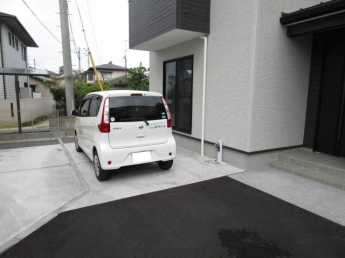 【駐車場】