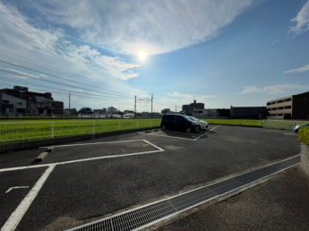 【駐車場】