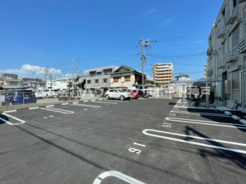 【駐車場】