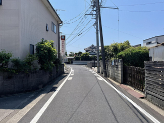 小栗公園や雄郡神社等、周辺に緑もある快適な住環境