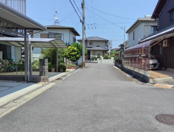 【前面道路含む現地写真】