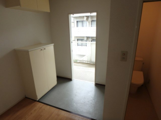 収納もある玄関です