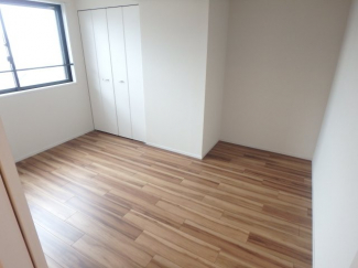 使い勝手のいい寝室です