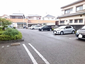 【駐車場】