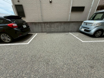 【駐車場】