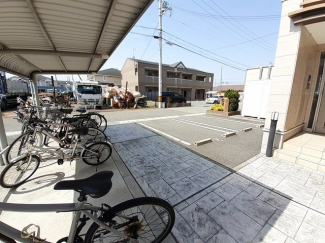 駐車場に車を止められます