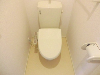ゆったりとした空間のトイレです