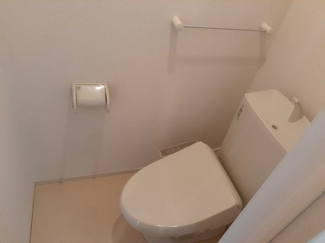 ゆったりとした空間のトイレです