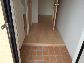 毎日通る玄関はこちらです
