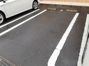駐車場に車を止められます