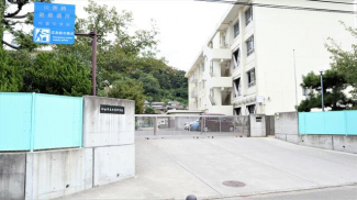 松山市立内宮中学校まで1095m