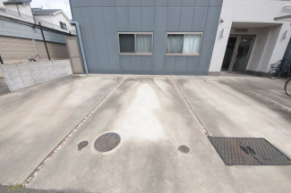 駐車場があるので、車を買う予定の方も安心です