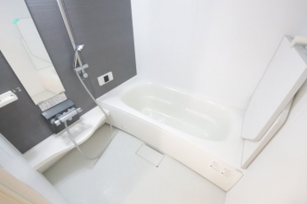 コンパクトで使いやすいお風呂です