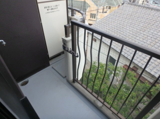 落ち着いた時間を過ごせるバルコニーです（洗濯機設置できます）