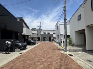 【前面道路含む現地写真】
