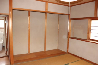 ２階東側の和室です。