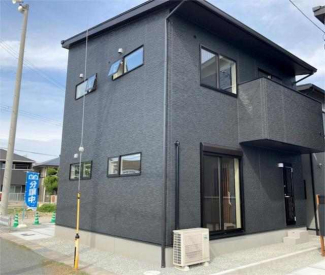 １号地は角地ならではの開放感があります。豊かな陽光がそそぐ空