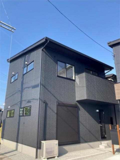 東姫路駅まで徒歩４分の距離で、通勤・通学に便利な立地です。暮
