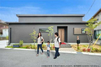 重厚感ある外観デザインの平屋住宅。穏やかで凛とした佇まいが魅