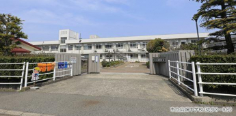 姫路市立広畑中学校まで500m