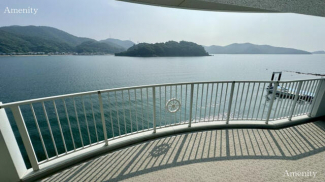 目の前には「生島樹林」として国の天然記念物に指定された「生島