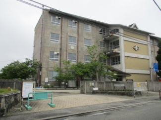 松山市立久米小学校まで319m