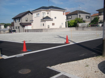 【前面道路含む現地写真】