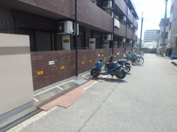 【駐車場】