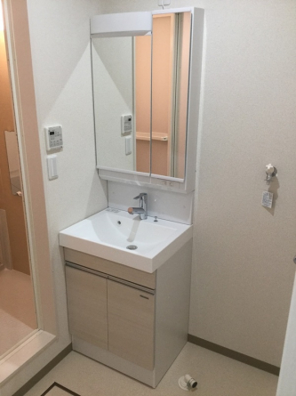 明るい洗面所です