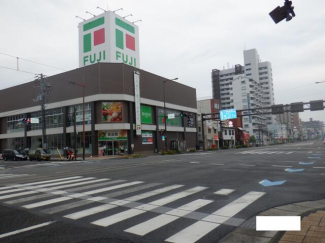 フジ本町店まで490m