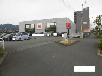ユニクロ松山久米店まで283m