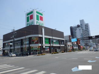 フジ本町店まで725m