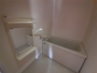 落ち着いた空間のお風呂です
