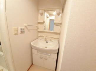 コンパクトで使いやすい洗面所