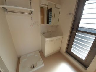 コンパクトで使いやすい洗面所
