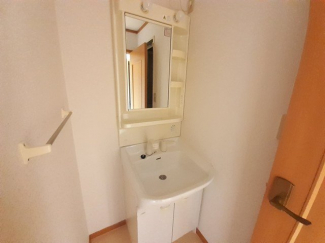 忙しい朝には欠かせない洗面所です