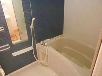 コンパクトで使いやすいお風呂です