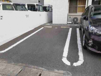 車をお持ちの方に嬉しい駐車場付きの物件です