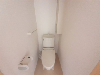 コンパクトで使いやすいトイレです