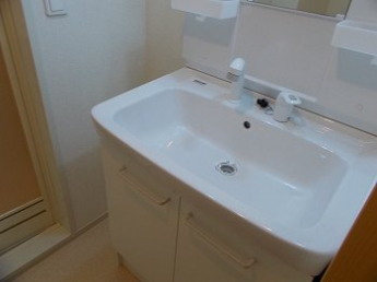 コンパクトで使いやすい洗面所
