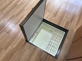 ペットボトルなどしまえる床下収納