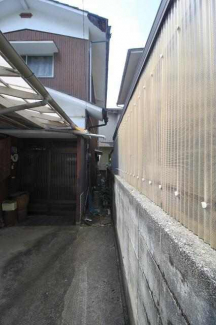 西側境界（ブロック塀の中心が境界）