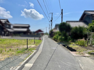 【前面道路含む現地写真】