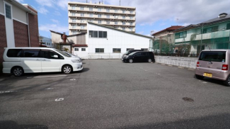 【駐車場】