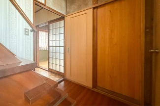 玄関からキッチン、和室への移動がしやすく、世代を問わず暮らし
