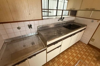 シンプルで使いやすい、懐かしいキッチン。
